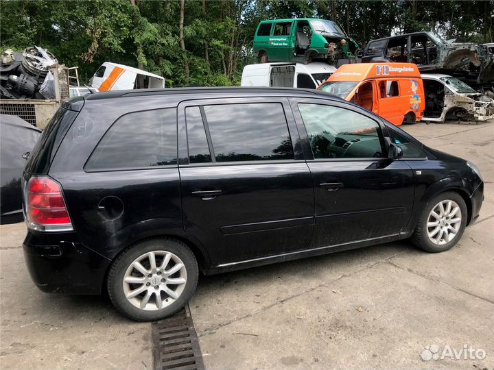 Разбор на запчасти Opel Zafira B 2005-2012