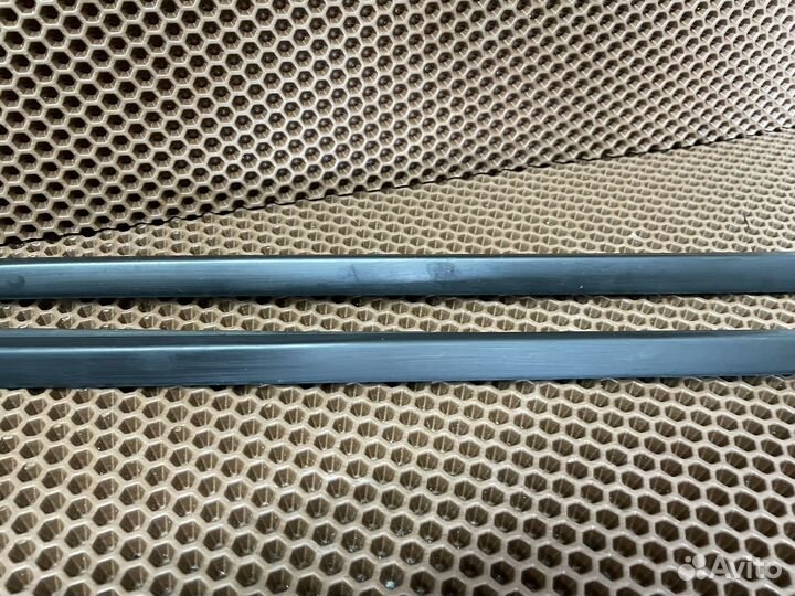 Молдинг стекла лобового VW Passat B8