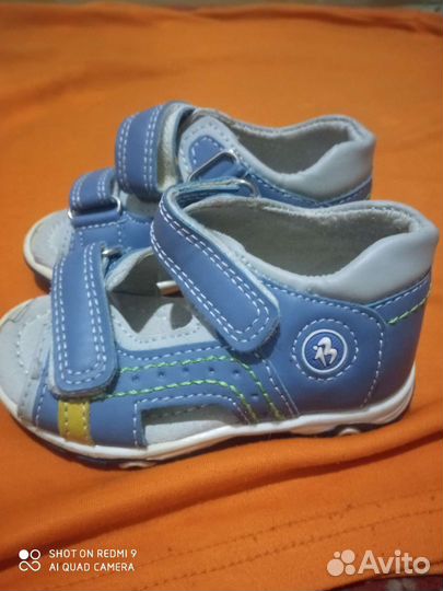 Продам сандали