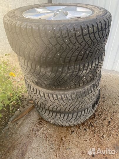 Michelin X-Ice North 215/65 R16