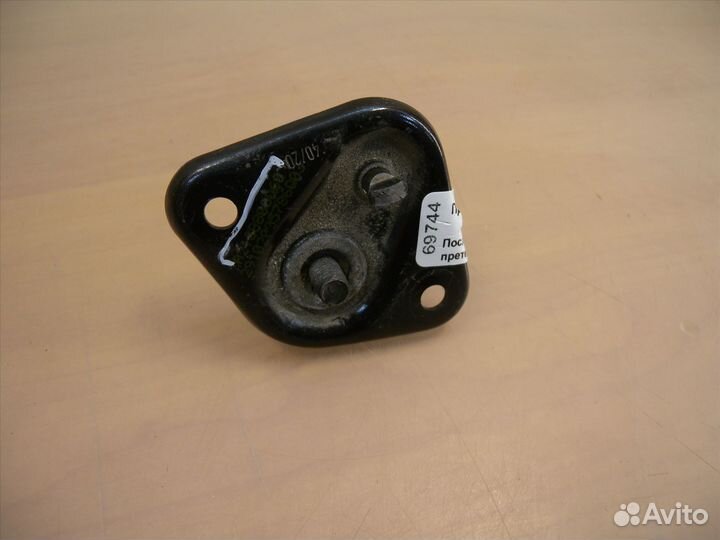 Фиксатор замка капота Mercedes W213 W257 C257 Мерс