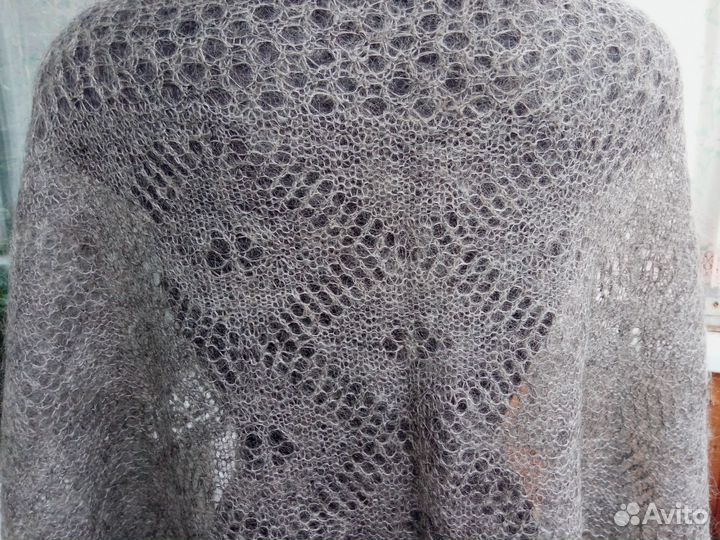 Шаль пуховая ажурная 