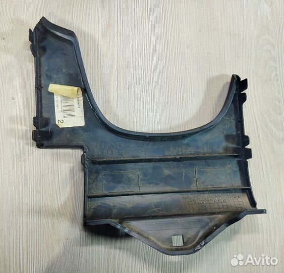 Накладка под рулевой колонкой Toyota Corolla E120