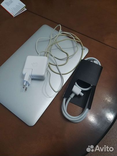 Apple MacBook Air 11.6