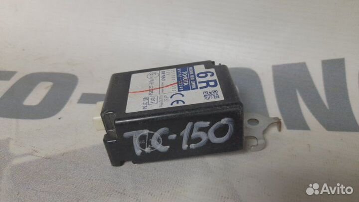 Блок управления дверьми Toyota Corolla E150