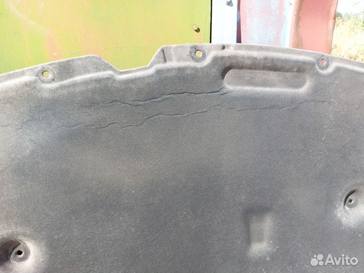 Обшивка, шумоизоляция капота Honda Accord 8 CU2