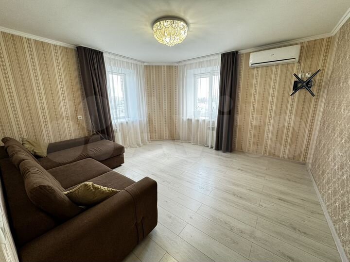 2-к. квартира, 60 м², 8/10 эт.