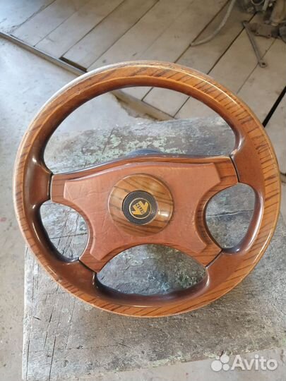 Дубовый руль на Mercedes