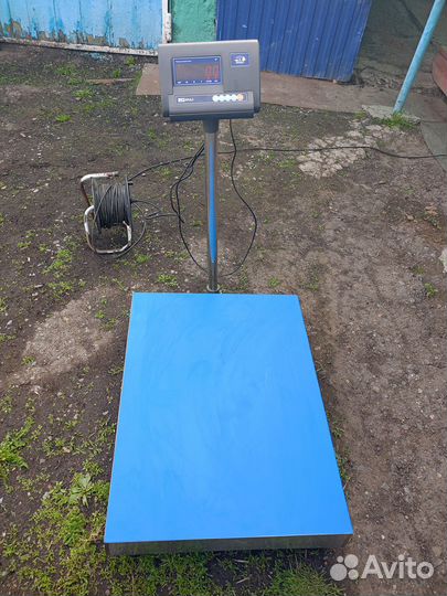 Весы напольные электронные новые