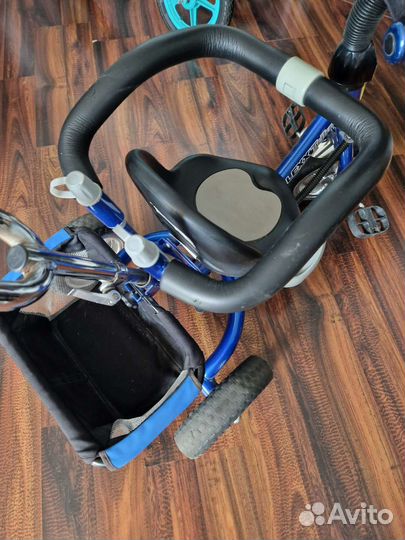 Трехколесный велосипед с ручкой Lexx Trike