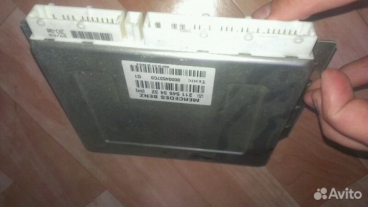 Блок пневмы Мерседес W211