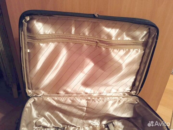 Чемодан на колёсах бу