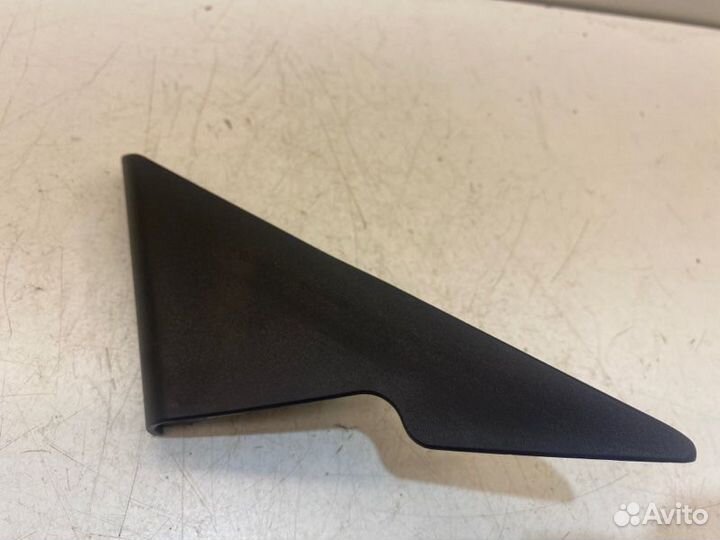 Накладка крепления зеркала передняя левая Mazda 6