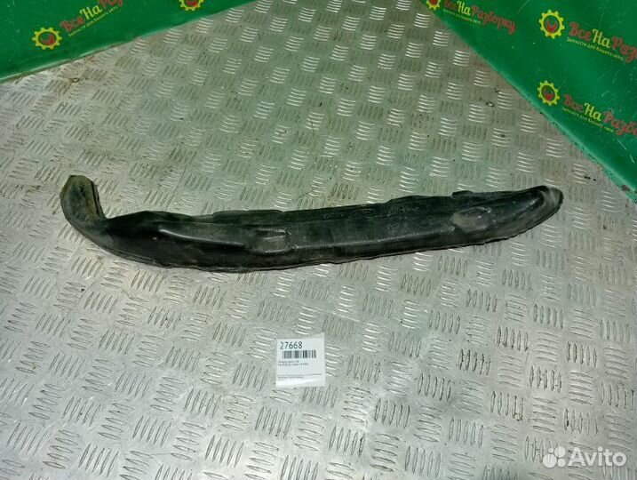 Пыльник крыла левый Ford Focus 2 седан 1.8 2008