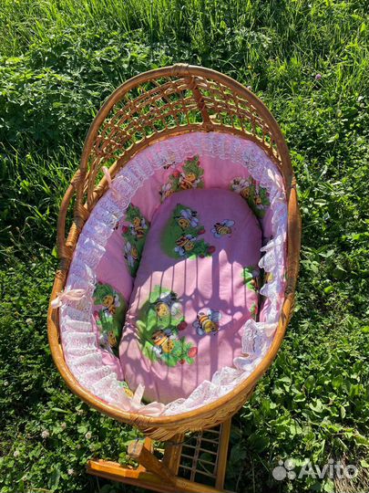 Плетёная кроватка-колыбель