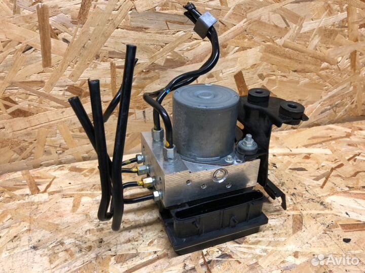 Блок abs Infiniti G35 V36 3.5 2008