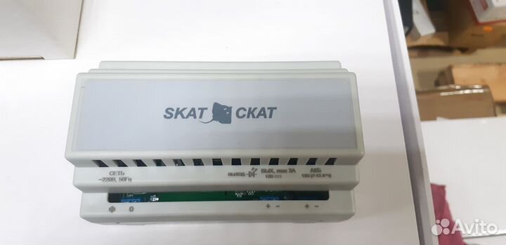 Источник резервного питания 12 В, 3 А, монтаж на D