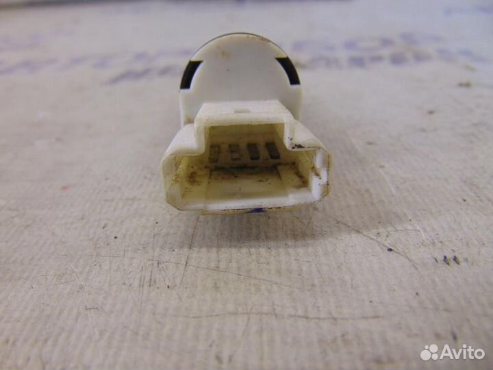 Датчик включения стопсигнала для Renault Logan 1 2