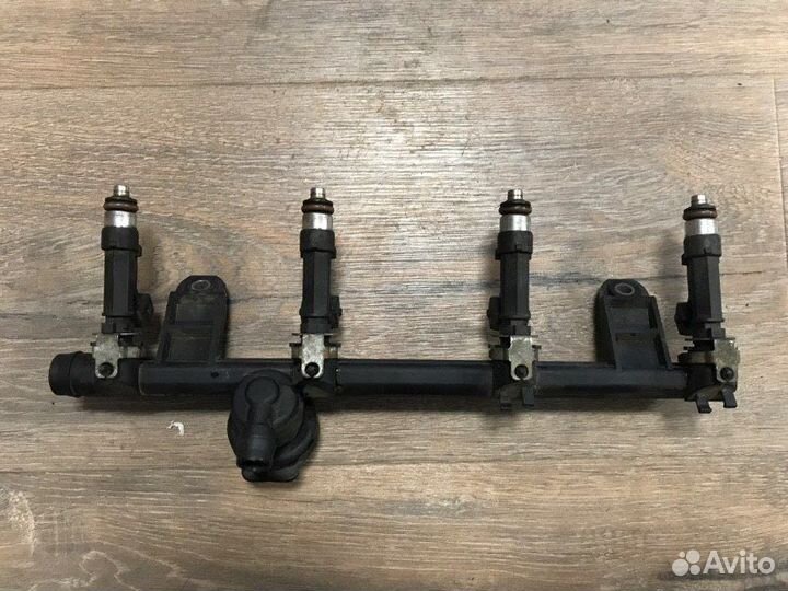 Топливная рампа Renault Logan 1 K7J