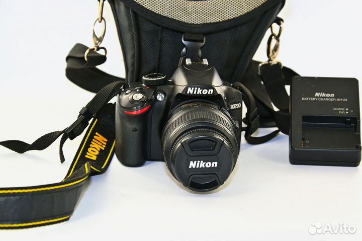 Nikon D3200 24.2MP цифрозеркалка Kit AF-S 18-55