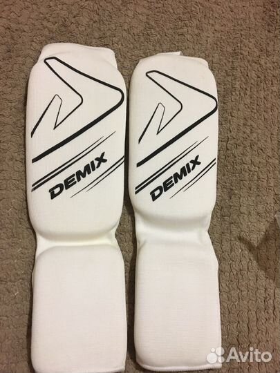 Защиты голени Demix новые