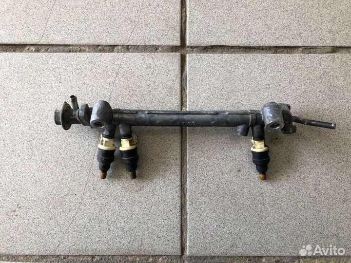 Форсунка топливная рампа Kia Magentis 2001г