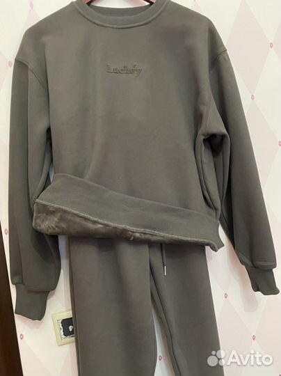 Спортивный костюм женский