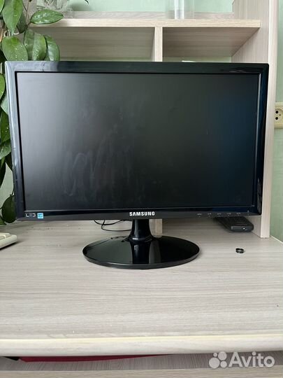 Монитор Samsung S19A300N