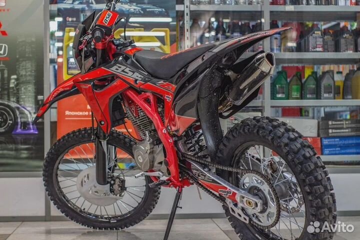 Мотоцикл BSE Z11 красно-черный