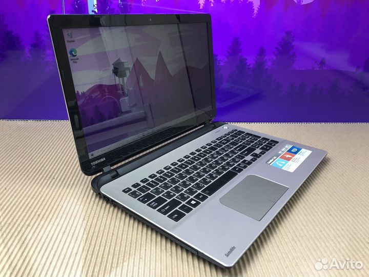 Ноутбук Toshiba i3/6gb/256Gb