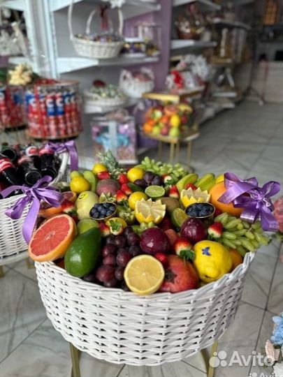 Фруктовая корзина подарок