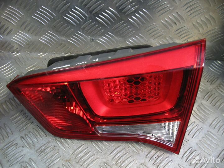 Фонарь внутренний правый Киа Рио 3 2015г