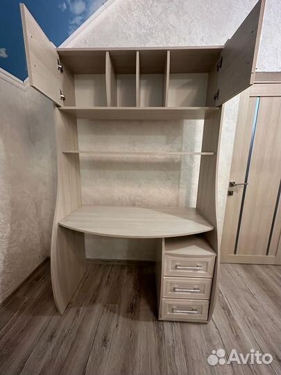 Детский письменный стол