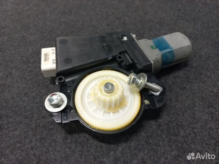 6326048151 привод люка крыши