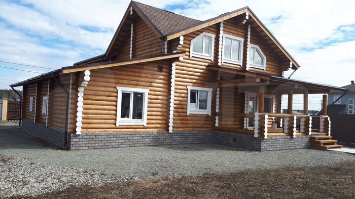 Коттедж 230 м² на участке 14 сот.