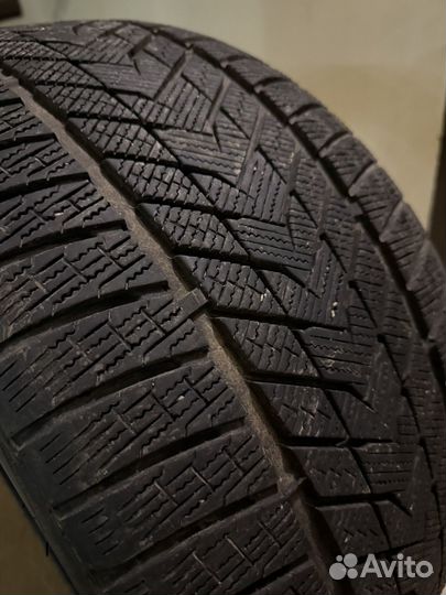 Grenlander IceHawke II 295/35 R21