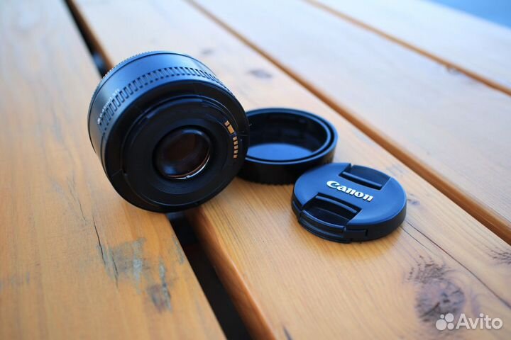 Объектив Canon EF 50mm f/1.8 II