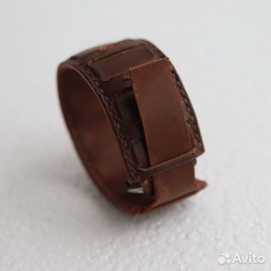 Кожаный браслет
