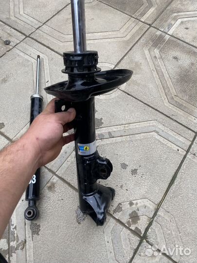 Стойка амортизатора mercedes w204