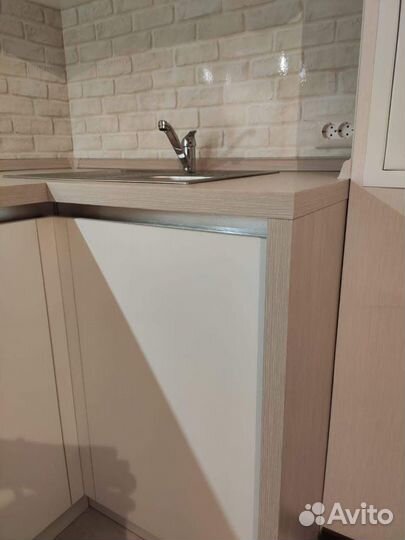 Кухня угловая без ручек. Рассрочка