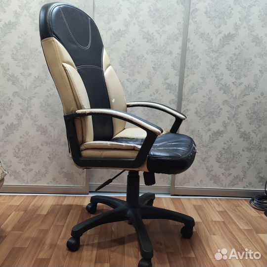 Компьютерное кресло