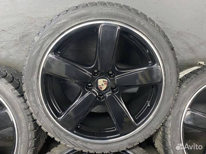 R21 Nokian Tyres Hakkapeliitta R3 295/35, PCD 5x130 DIA 71.6