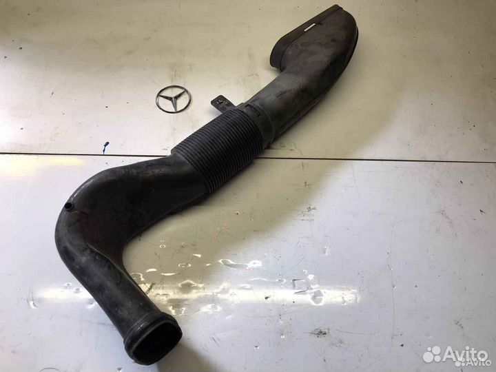 Патрубок воздушного фильтра Мерседес ом 651