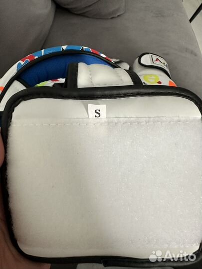 Шлем с перчатками