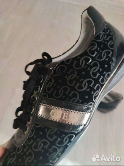 Обувь женская Guess