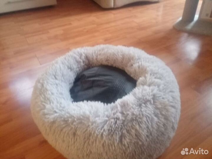 Лежанка для кошек новая