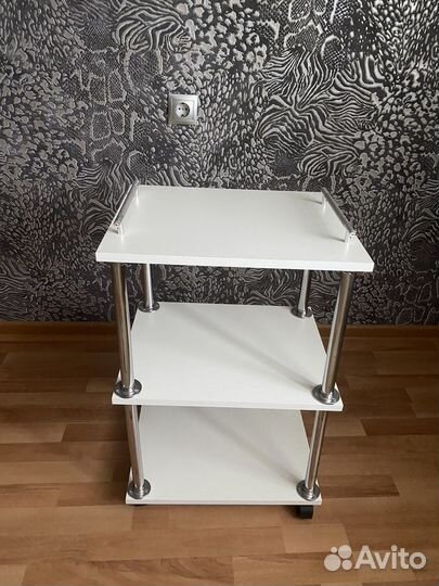Этажерка на колесиках
