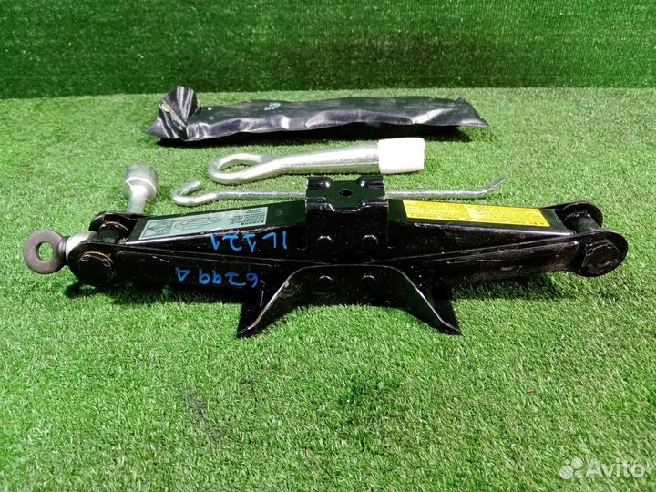 Домкрат Mitsubishi Lancer 10 / Galant Fortis CY4A