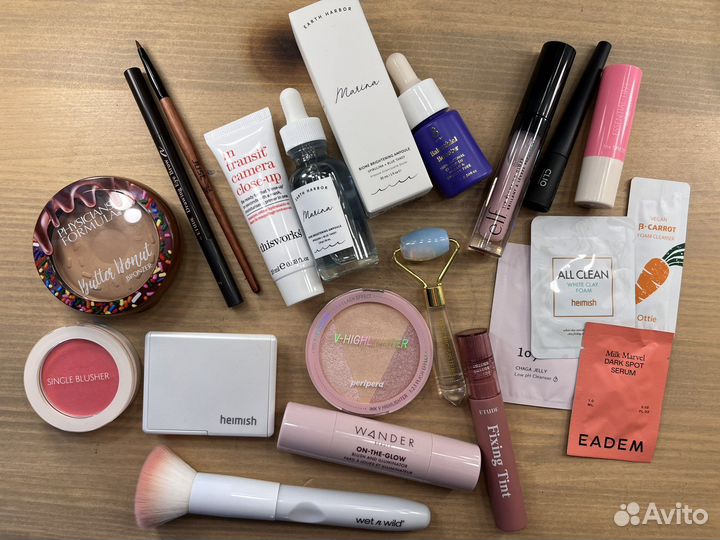 Набор косметики из Кореи, США и Англии