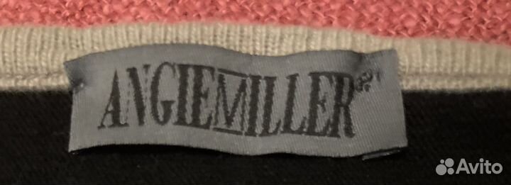 Angie Miller шарф